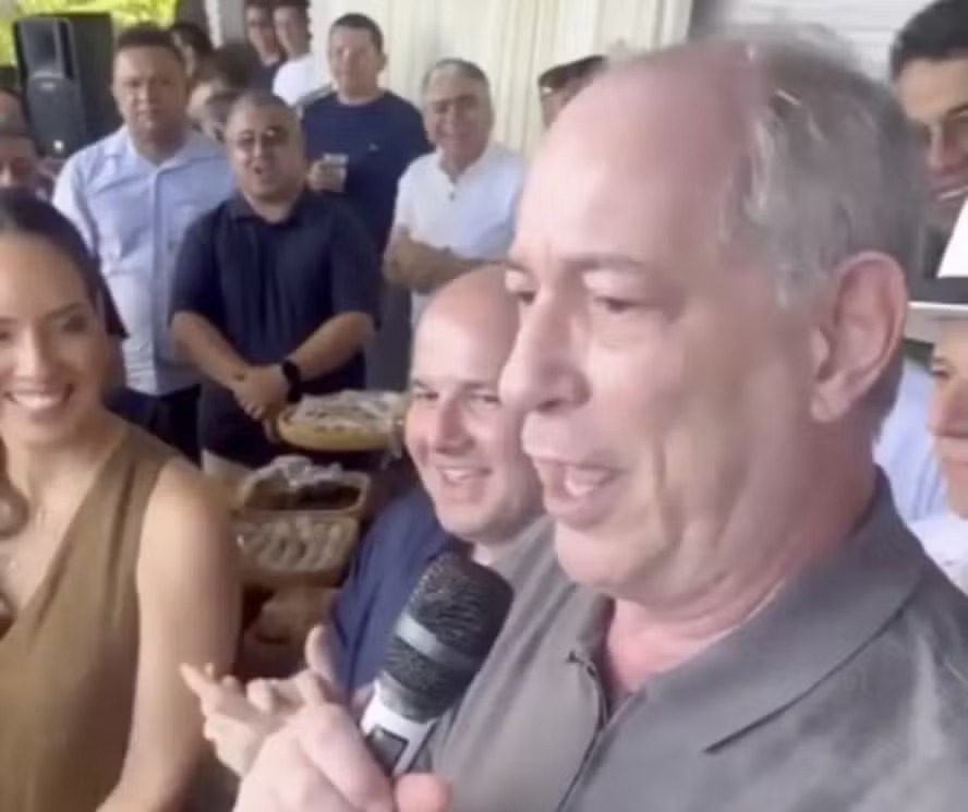 Ciro Gomes, durante aniversário do ex-prefeito de Fortaleza Roberto Cláudio 