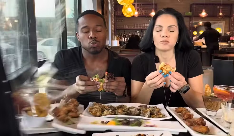 Casal foi atingido por veículo durante refeição