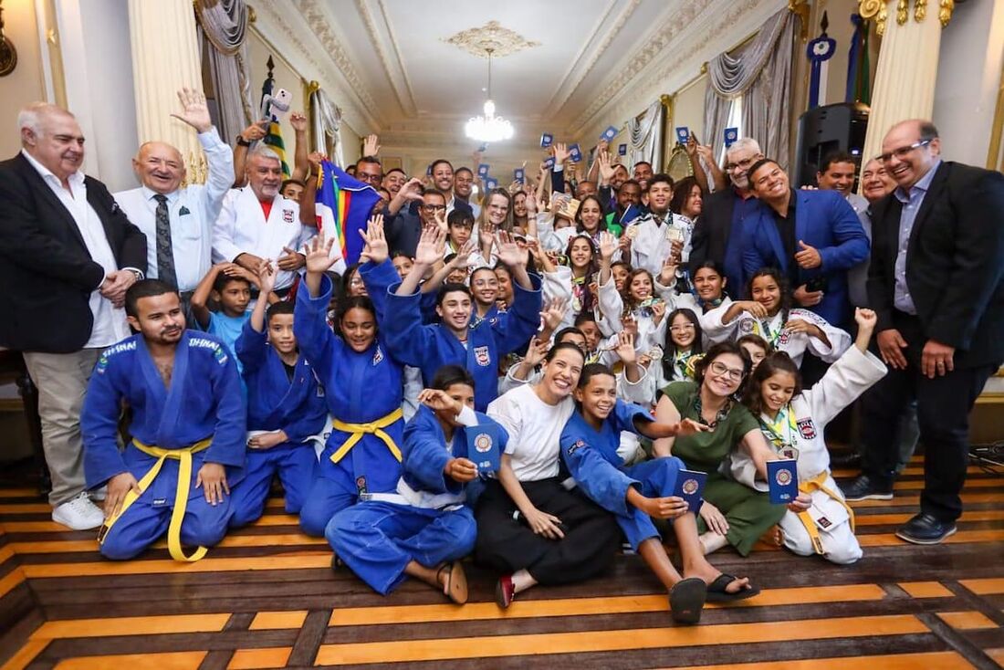 Atletas pernambucanos que viajaram pelo Passaporte Esportivo já conquistaram 109 medalhas de ouro, 51 de prata e 58 de bronze