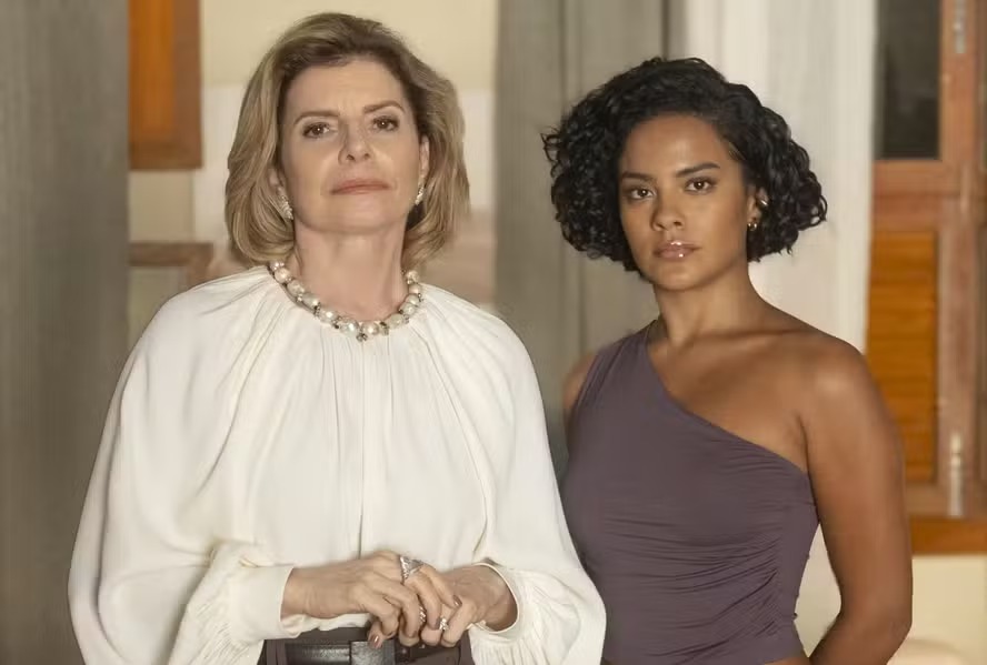 Odete Roitman (Debora Bloch) e Maria de Fatima (Bella Campos) 