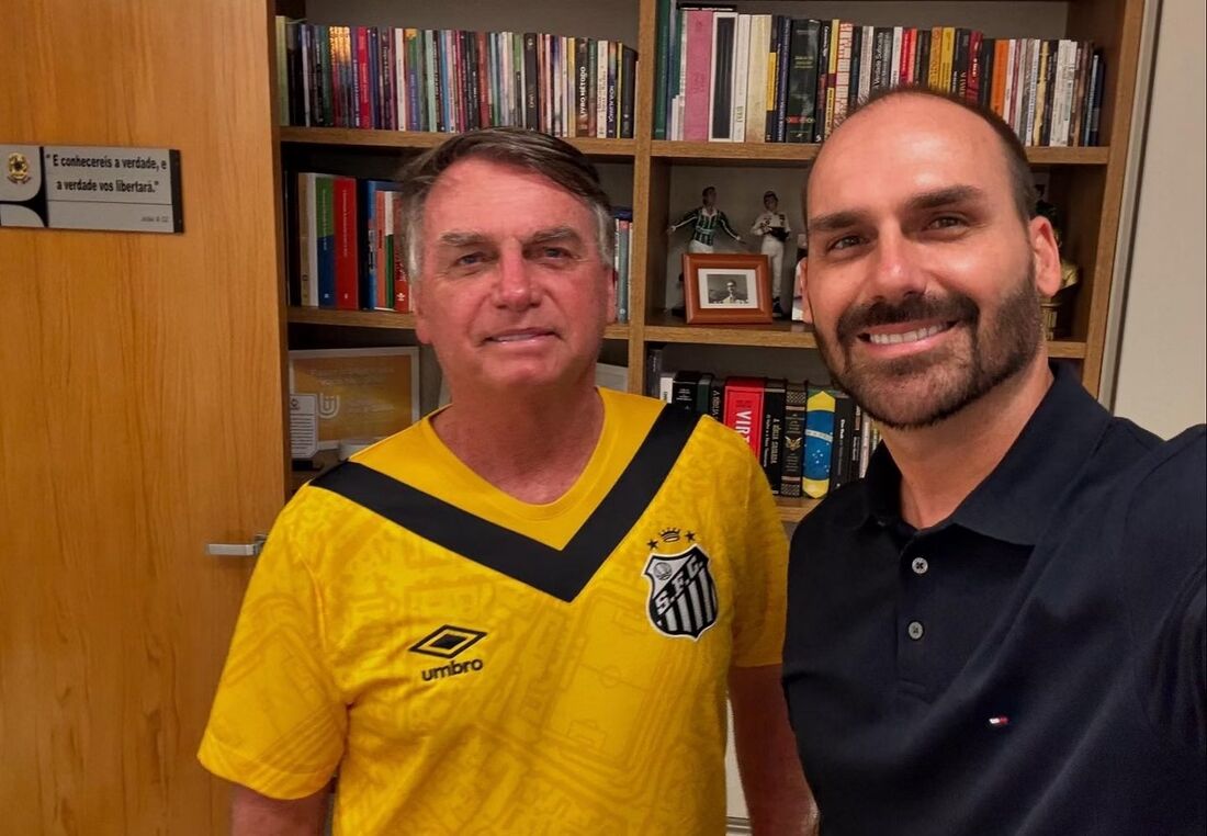 Jair Bolsonaro e Eduardo Bolsonaro