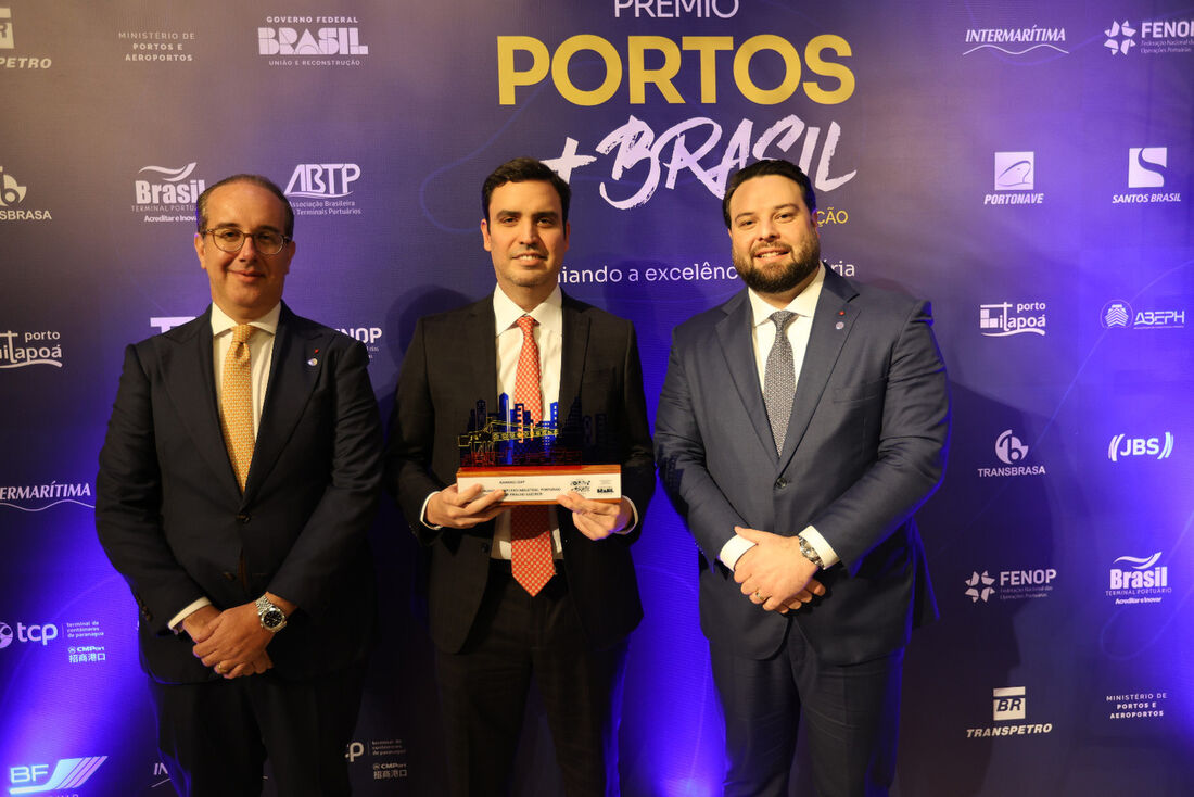 Porto de Suape conquista o 2&ordm; lugar no Índice de Gestão de Autoridades Portuárias no Prêmio Portos + Brasil, em cerimônia realizada em Brasília.