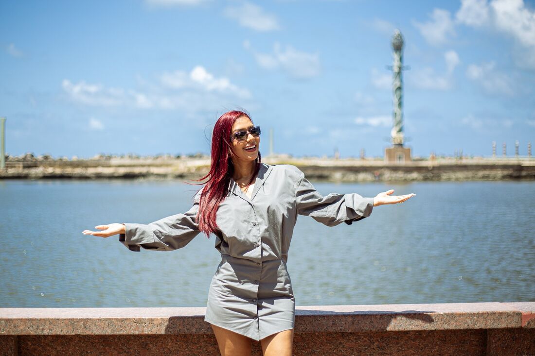 Cantora Priscila Senna comemora 15 anos de carreira com show no Marco Zero