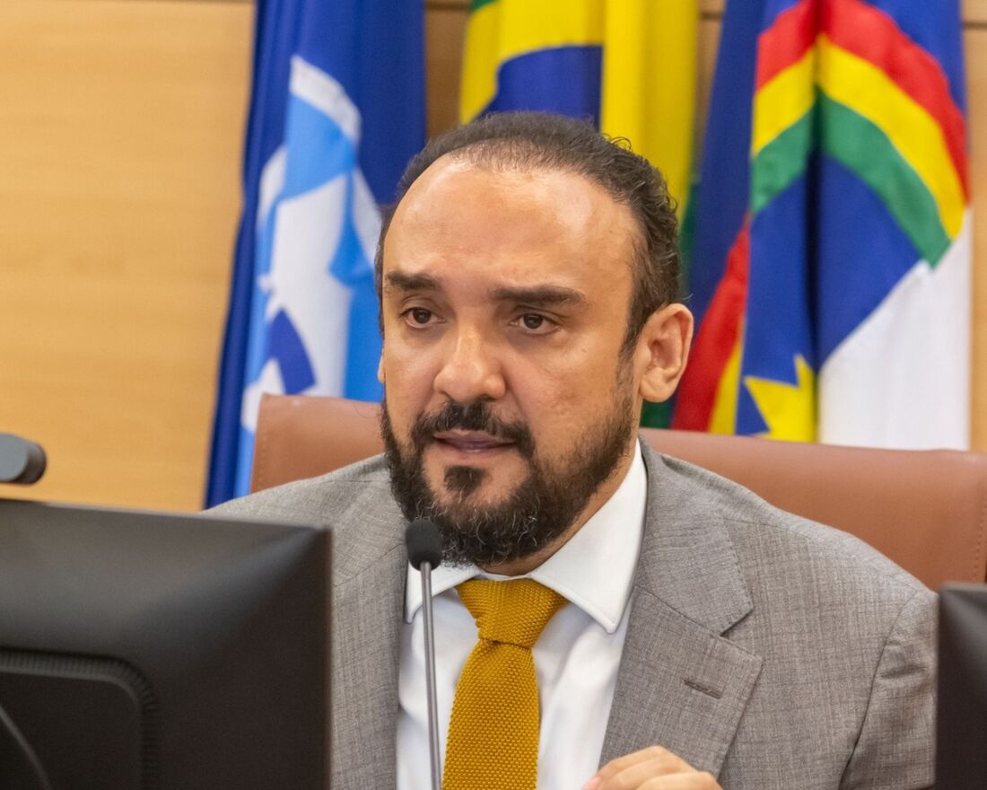 Procurador-Geral do MPC-PE recebe título de cidadão pernambucano