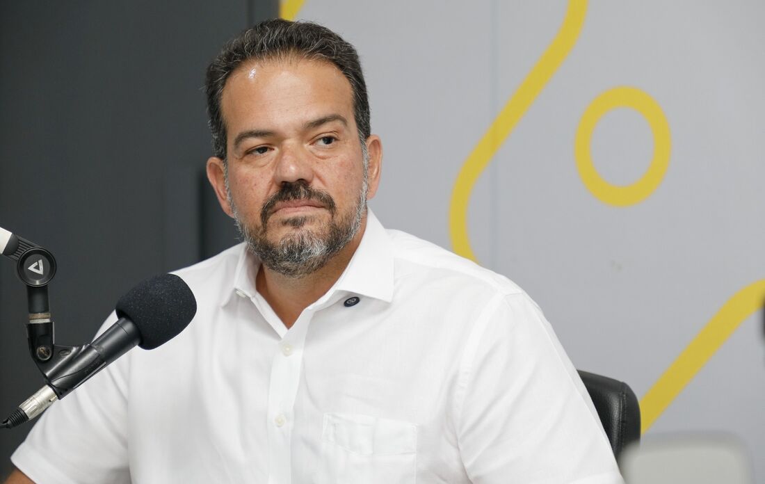 Secretário de habitação do Recife, Felipe Cury, é recebido no programa Folha Política, d