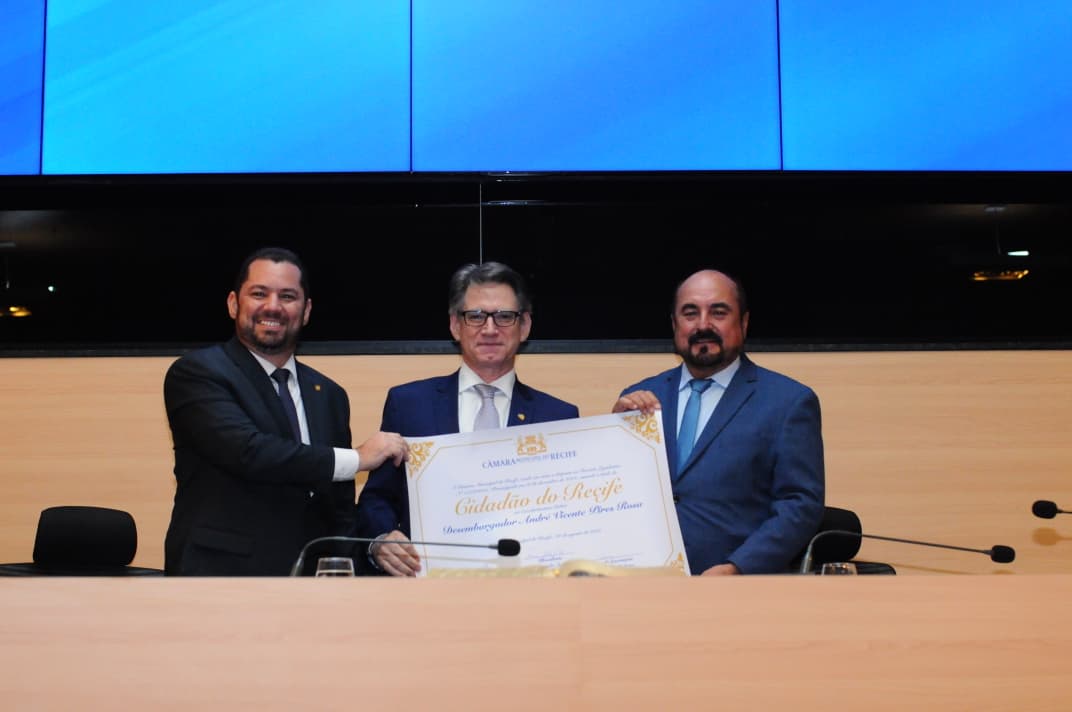 Desembargador André Rosa recebe Título de Cidadão do Recife