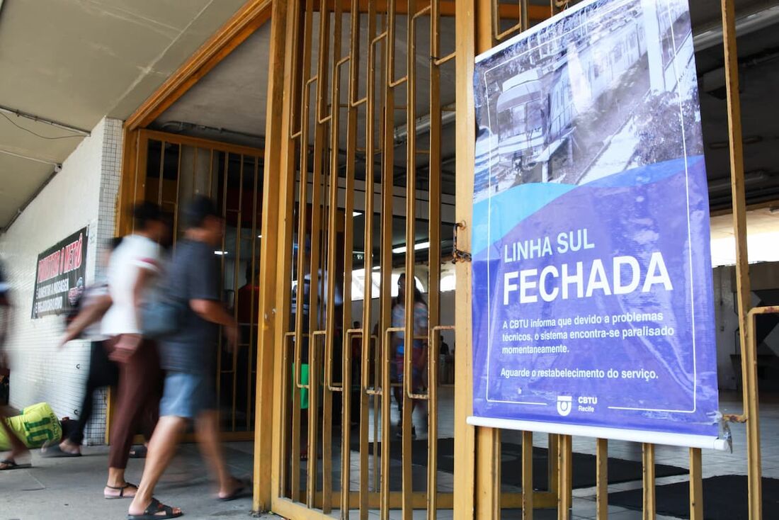 Linha Sul do Metrô completa 24 horas sem funcionar