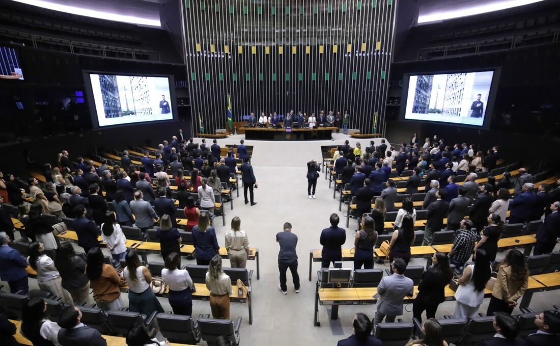 Senado aprova projeto que enquadra misoginia como crime de discriminação