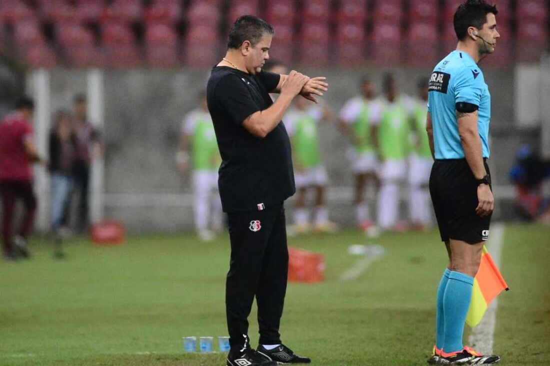 Marcelo Cabo, técnico do Santa