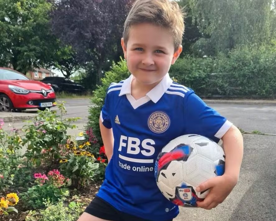 Tay Kurtul falaceu aos 6 anos em decorrência de um tumor cerebral 