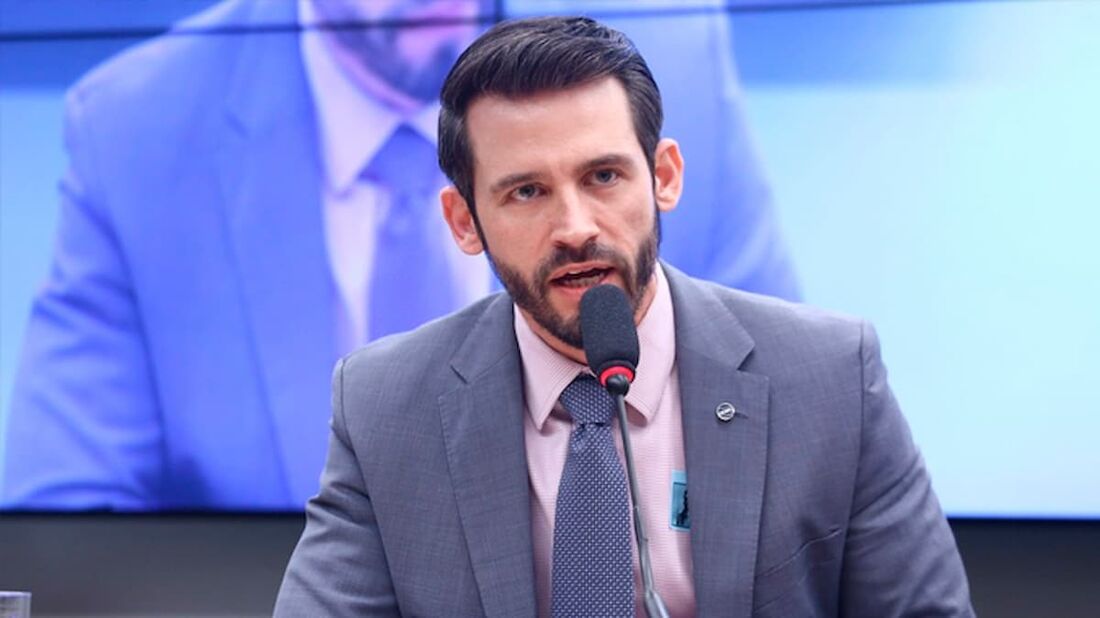 Renato Dutra em audiência na Câmara dos Deputados.