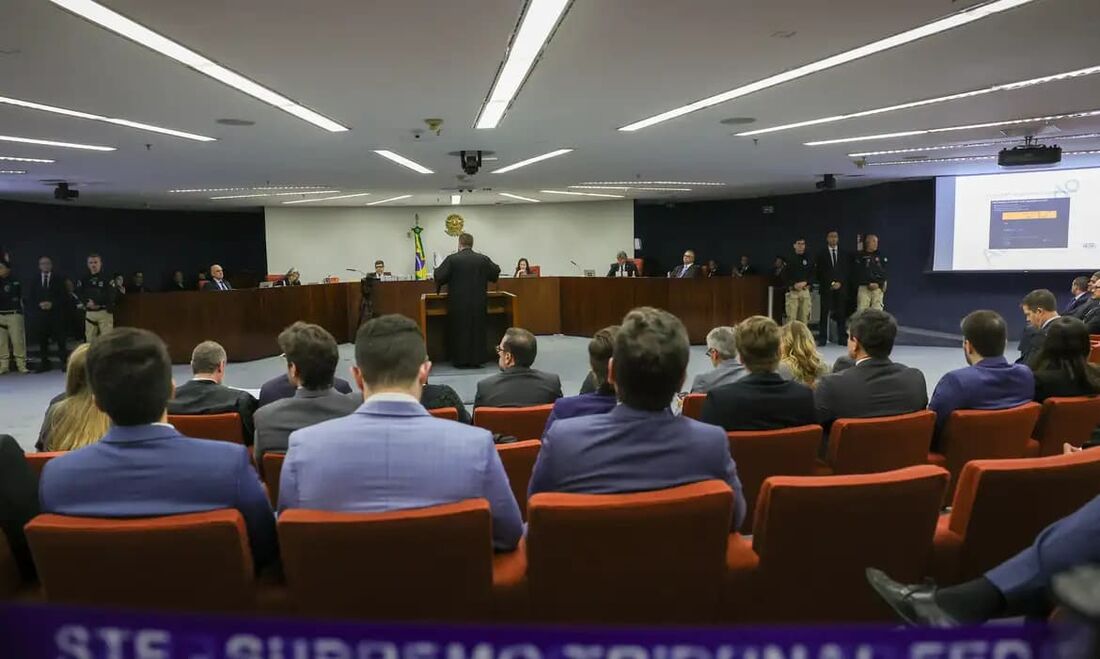 O advogado Paulo Cunha Bueno argumentou nesta quarta-feira (3) que a Procuradoria-Geral da República (PGR) busca condenar seu cliente, o ex-presidente Jair Bolsonaro, pela "tentativa da tentativa" de um golpe de Estado.