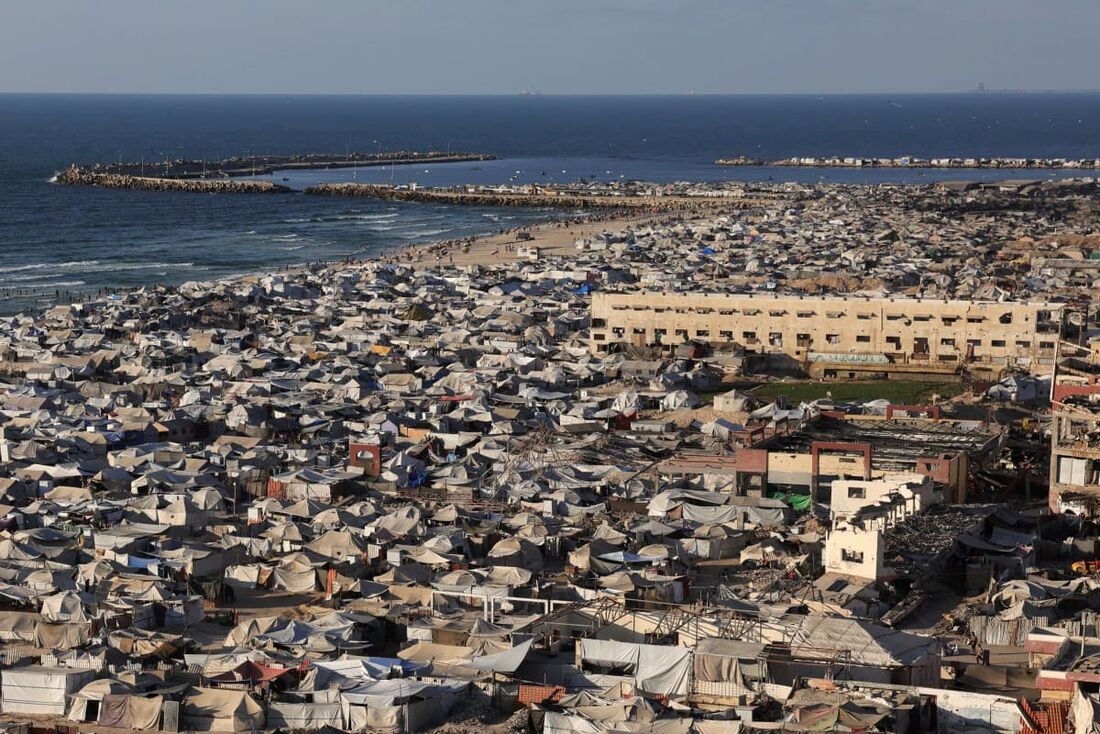 Após ataques, algumas áreas do território palestino foram reduzidas a escombros