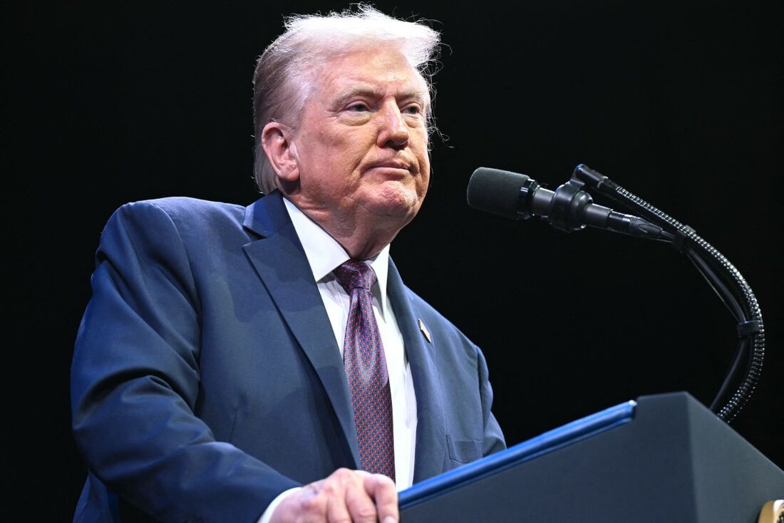 O presidente dos EUA, Donald Trump -  Partido Republicano controla, por enquanto, ambas as câmaras do Congresso dos Estados Unidos, a Câmara dos Representantes e o Senado, mas com maiorias reduzidas