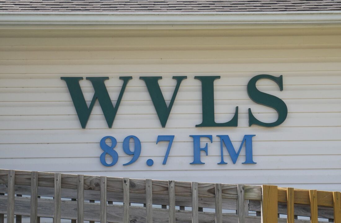 Privada de financiamento público, rádio americana luta pela sobrevivência