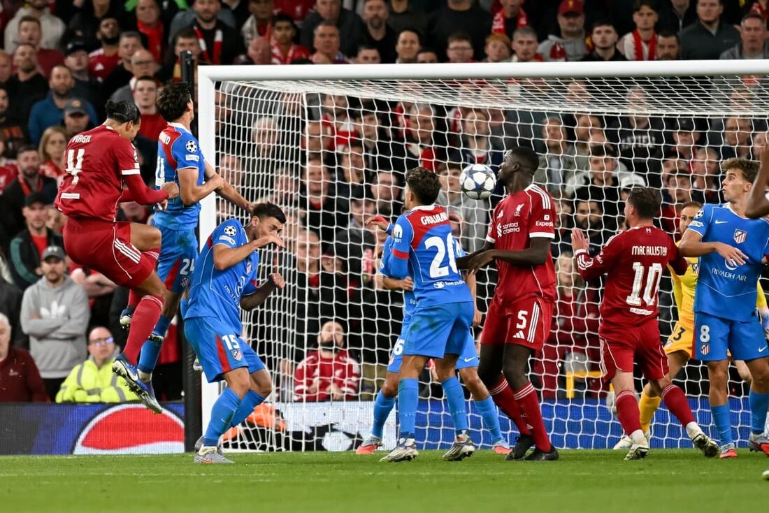 Van Dijk fez o gol salvador do Liverpool, garantindo os três pontos diante do Atlético de Madrid