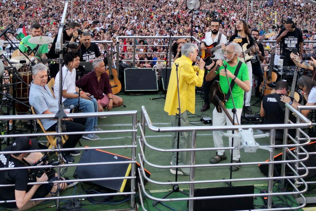 Ato no RJ com Caetano, Chico e Gil repudia anistia e PEC da Blindagem