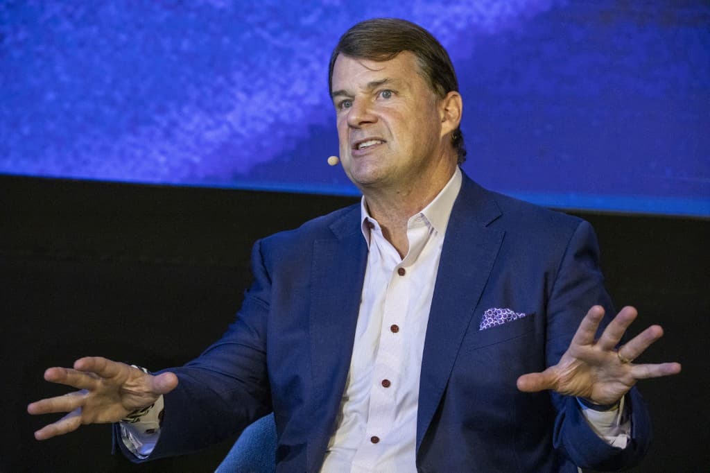 Jim Farley, CEO da Ford, fala sobre o impacto das políticas de Trump nas vendas de carros elétricos