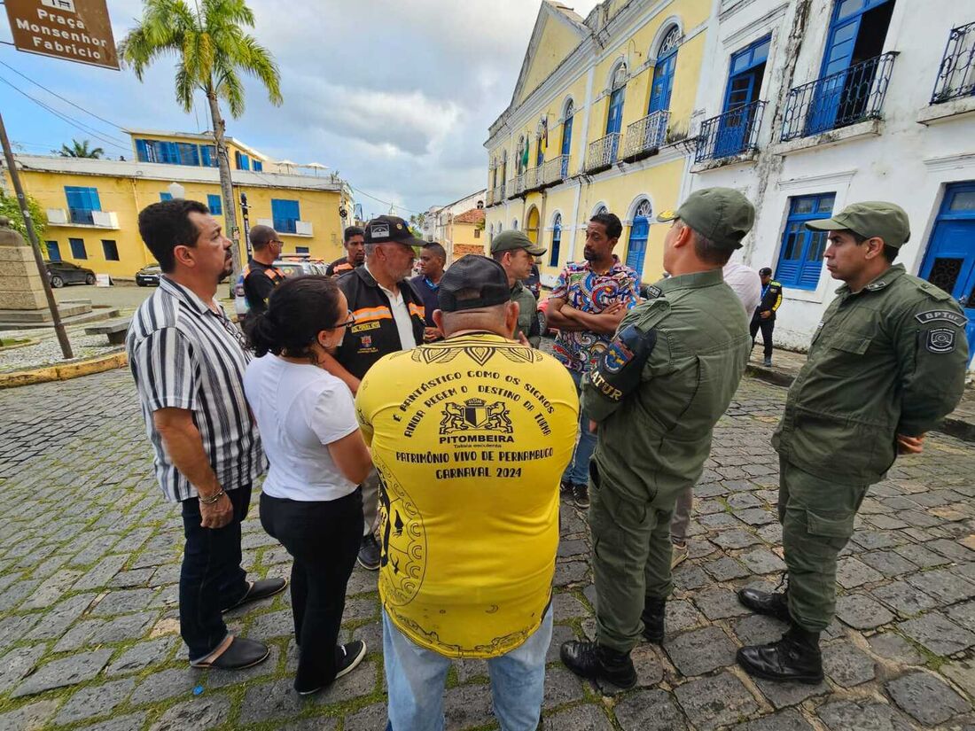 Representantes da prefeitura, da Pitombeira e da PM participaram da vistoria