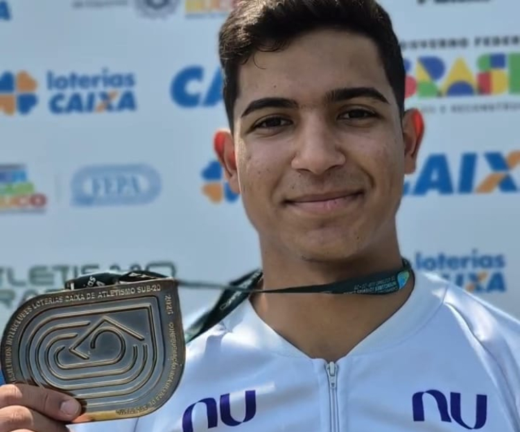 Com apenas 17 anos, Pietro já coleciona títulos expressivos