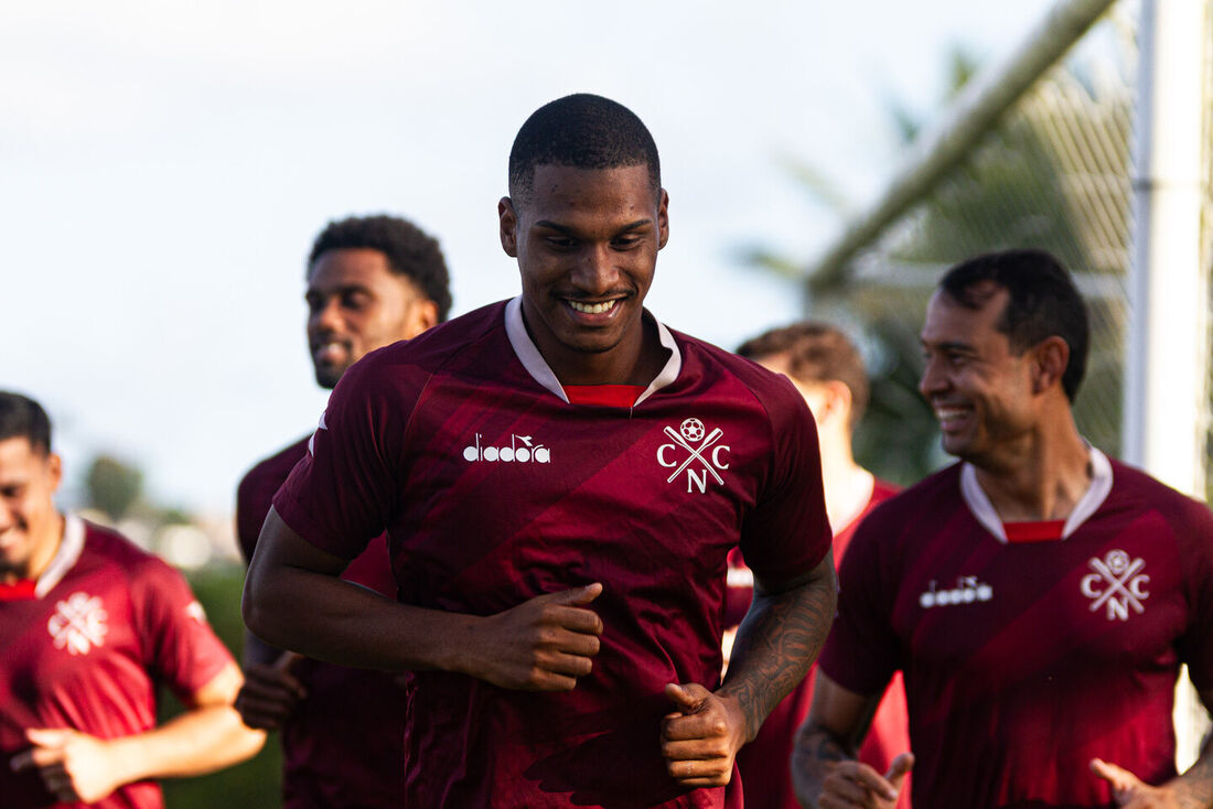 Igor Pereira, volante do Náutico