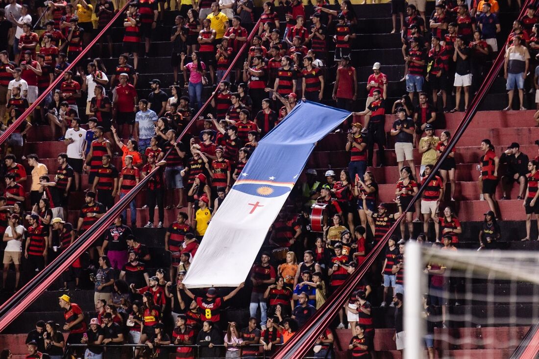 Torcida do Sport na Ilha do Retiro