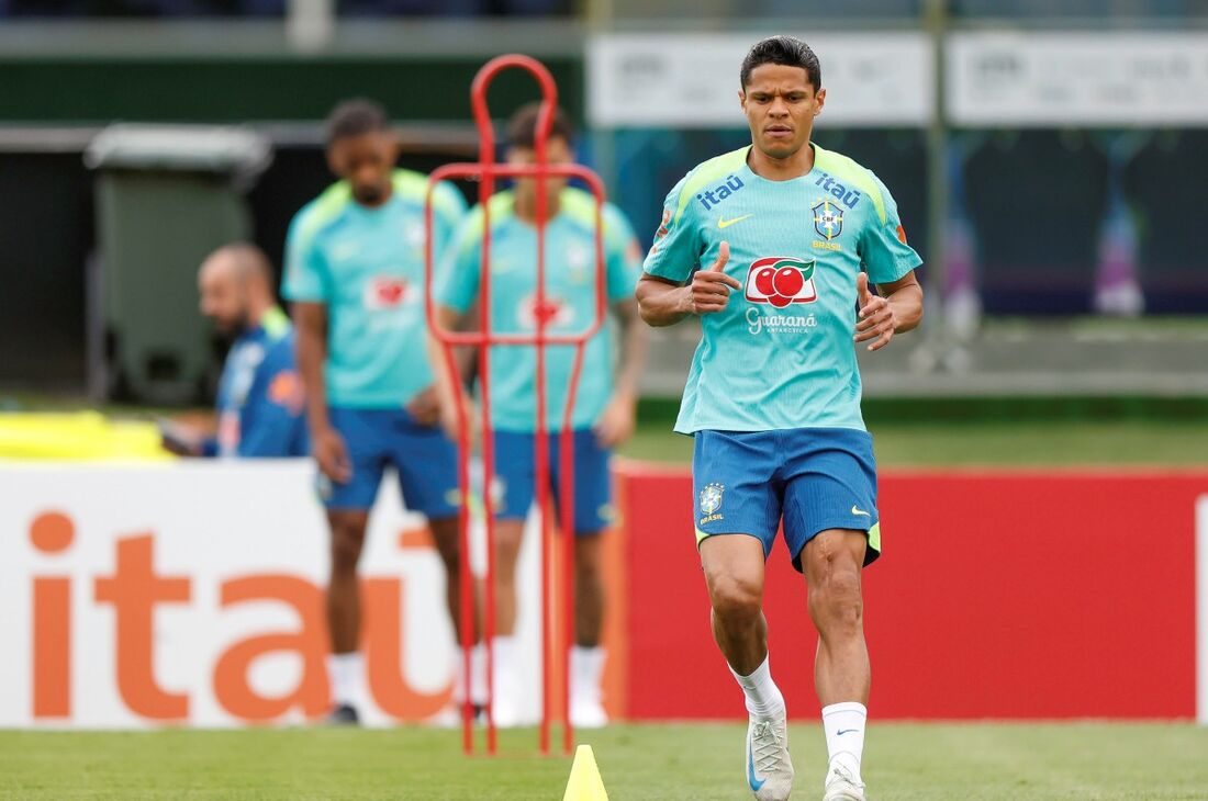 Douglas Santos, lateral da Seleção