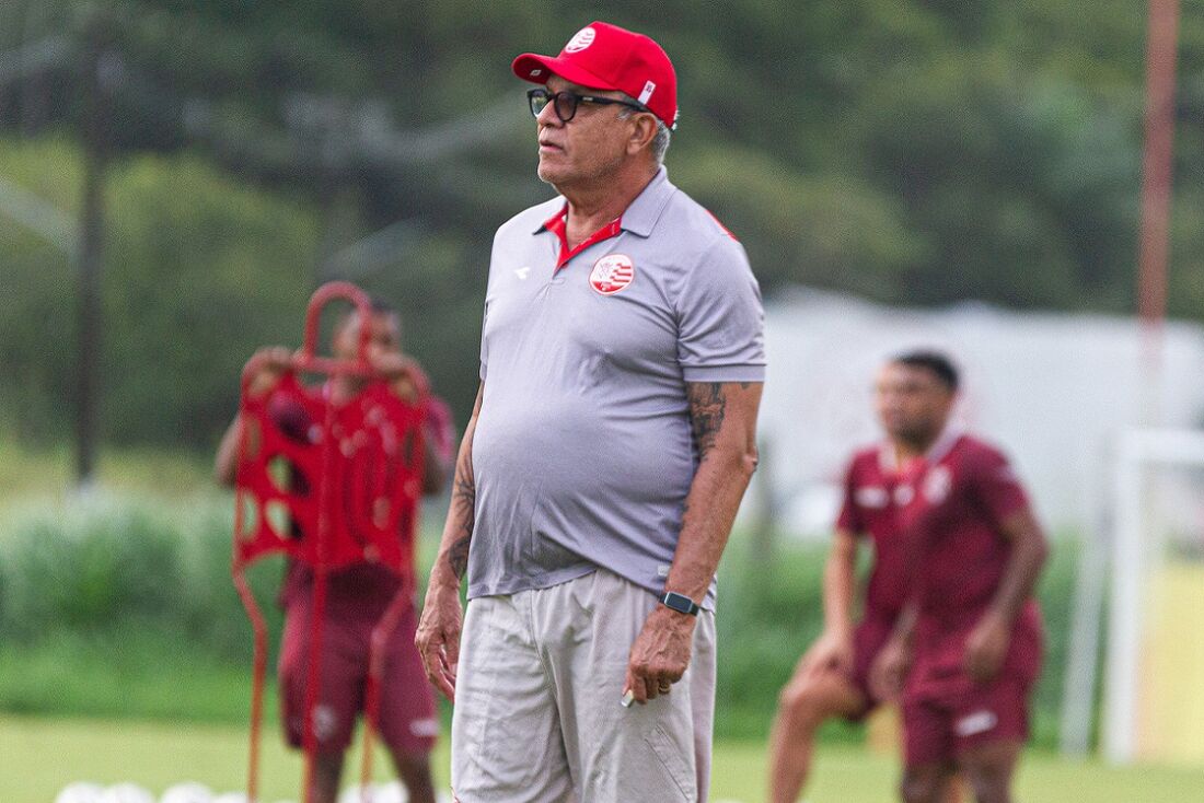 Hélio dos Anjos, técnico do Náutico