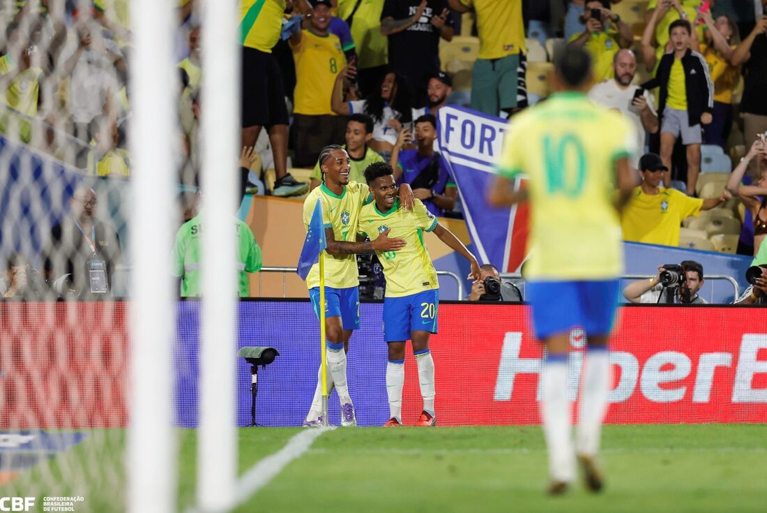 Seleção venceu o Chile por 3x0