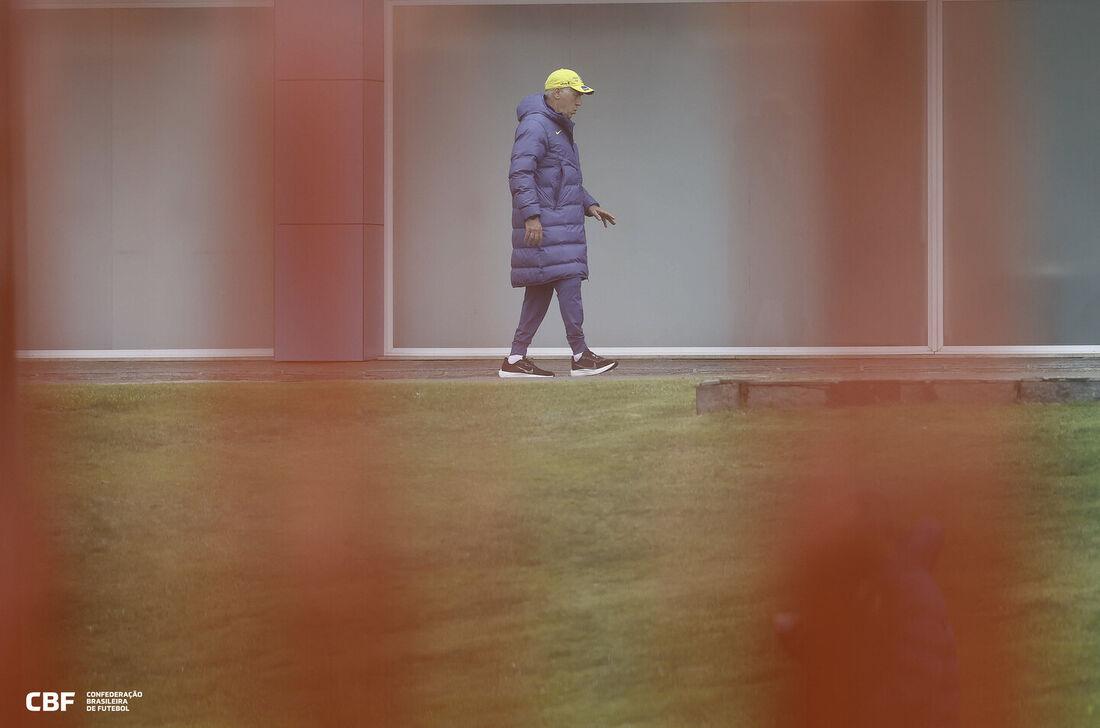 Carlo Ancelotti deve fazer mudanças na escalação do Brasil em confronto contra a Bolívia nesta terça-feira (9)