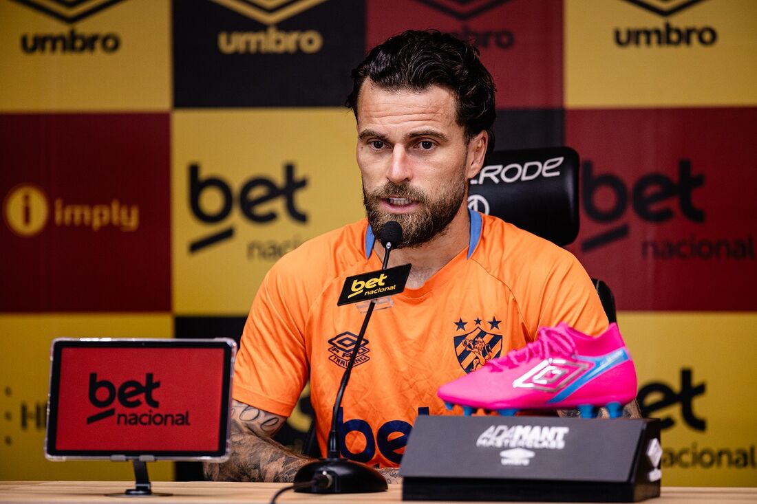 Lucas Lima, meia do Sport