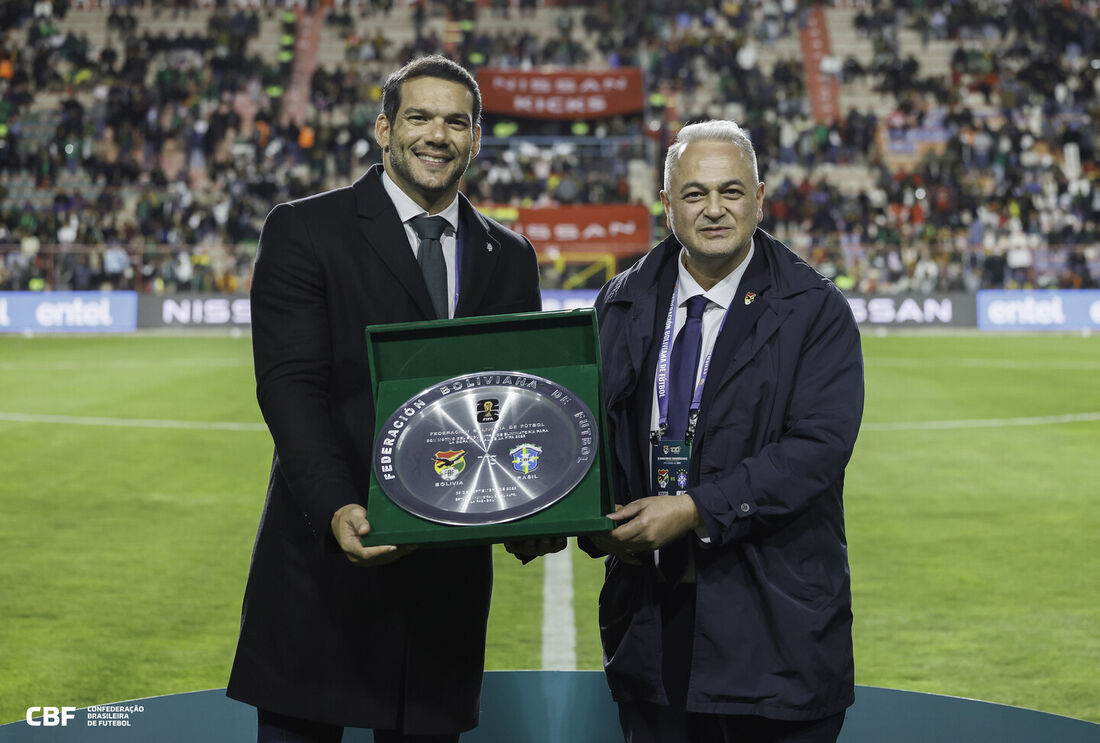 Samir Xaud, presidente da Confederação Brasileira de Futebol (CBF), foi recebido por Fernando Costa, presidente da Federação Boliviana de Futebol