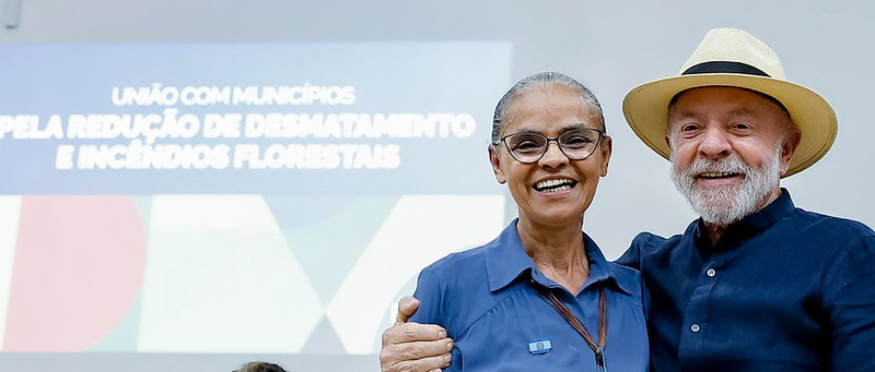 Presidente da República, Luiz Inácio Lula da Silva, ao lado da ministra Marina Silva para a implementação do Programa "União com Municípios"