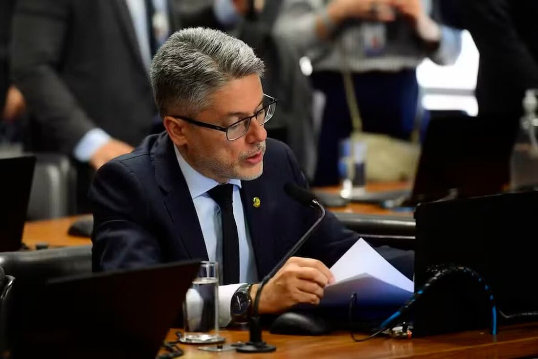 Senador Alessandro Vieira, relator da PEC da Blindagem na CCJ.