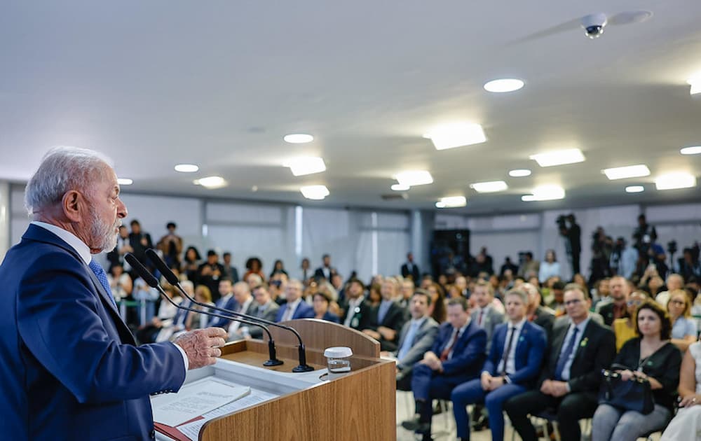 Lula diz o presidente do Banco Central, Gabriel Galípolo, tem consciência que é preciso baixar os juros