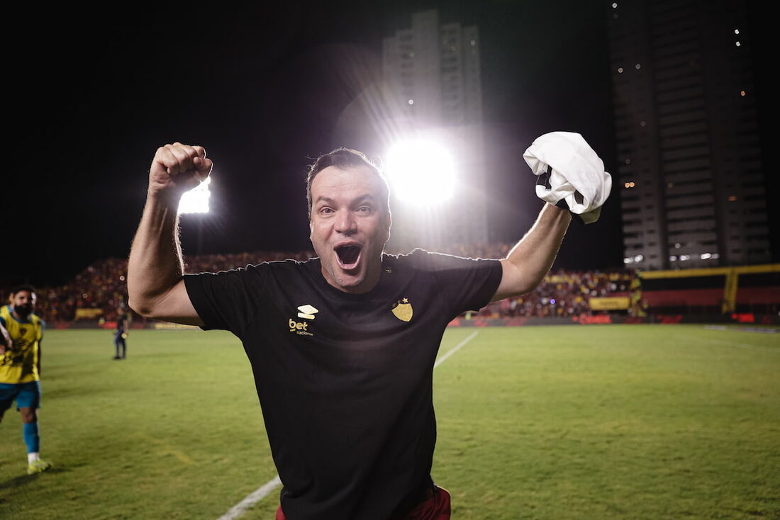 Daniel Paulista celebrou a primeira vitória do Sport, em casa, na Série A