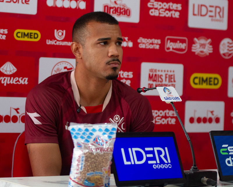 João Maistro, zagueiro do Náutico