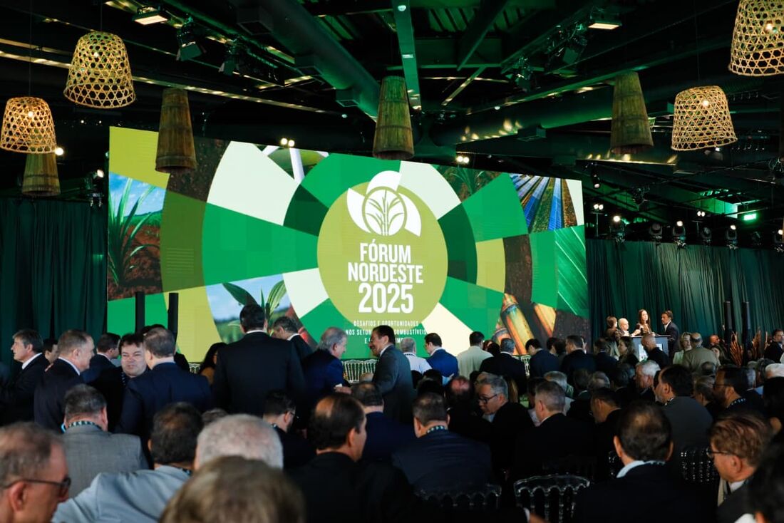 Fórum Nordeste 2025, realizado pelo Grupo EQM, no Recife, reúne líderes políticos e representantes do setor produtivo