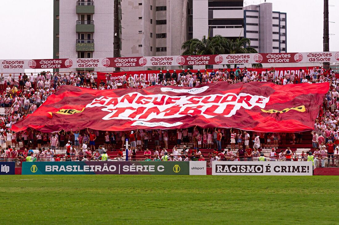 Torcida do Náutico, nos Aflitos, pela Série C