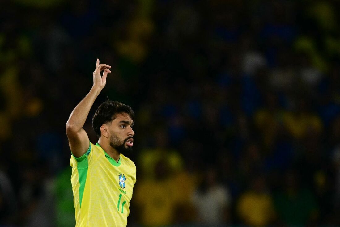Lucas Paquetá no jogo contra o Chile