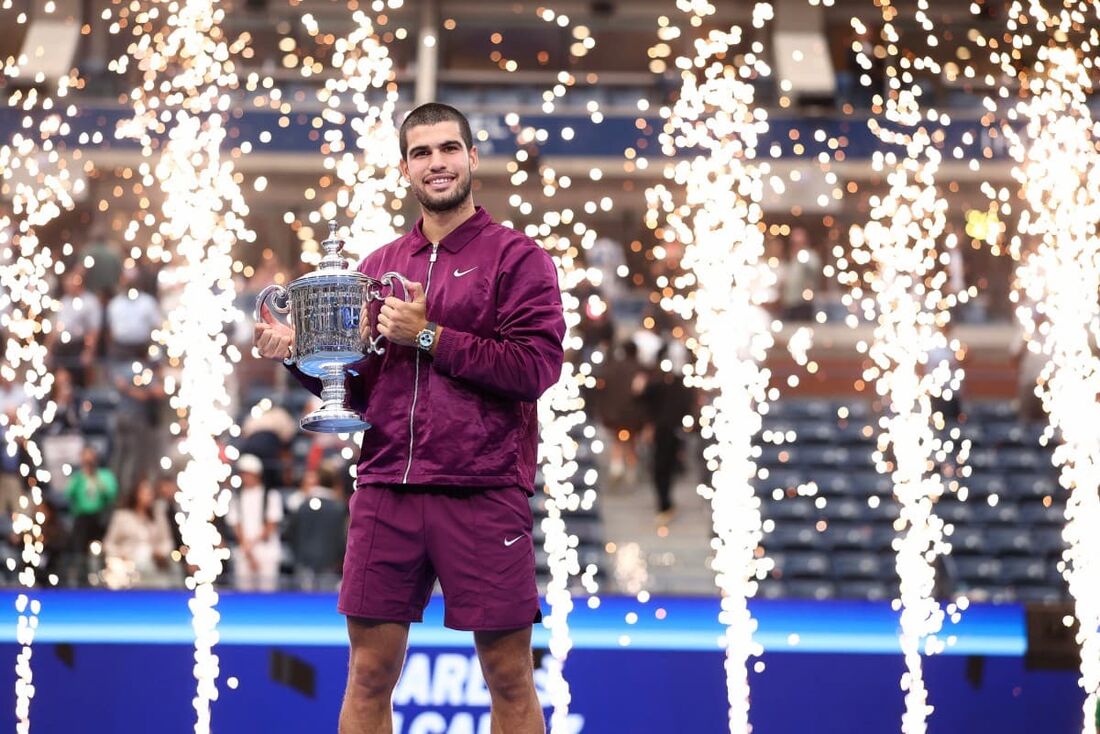 A 10ª vitória em 15 jogos contra Sinner consolida a vantagem do espanhol na rivalidade que dominou o circuito em 2025