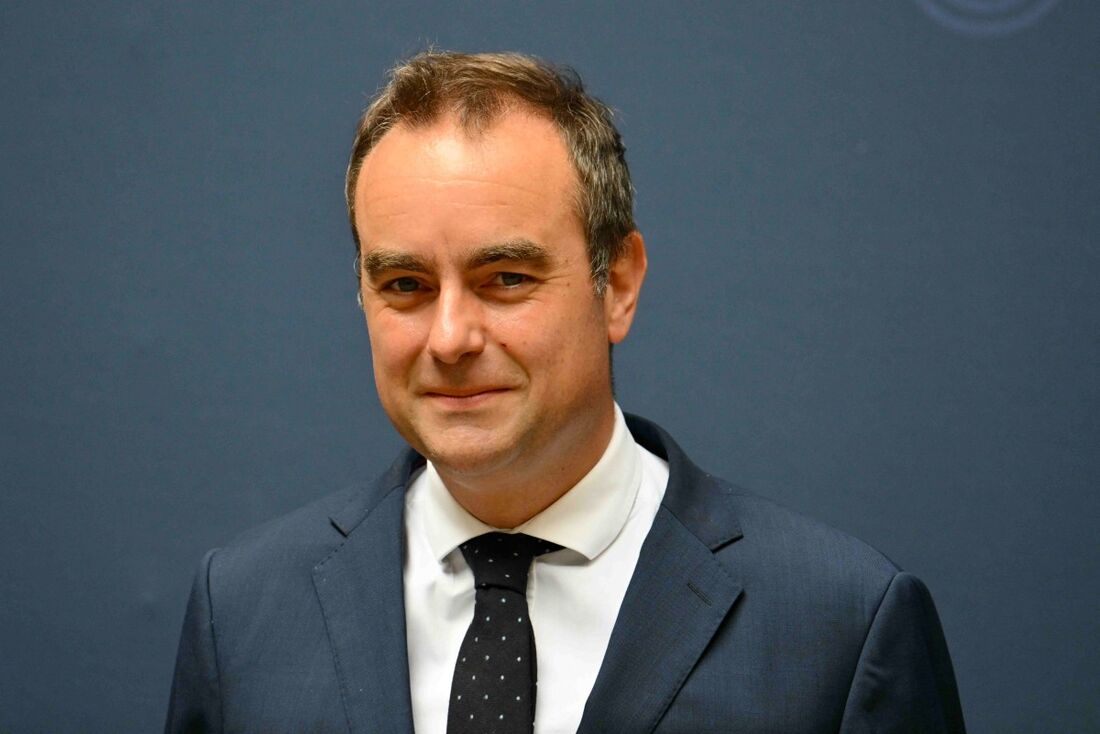O Ministro das Forças Armadas da França, Sébastien Lecornu