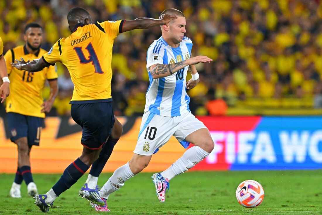 Mastantuono no jogo contra o Equador