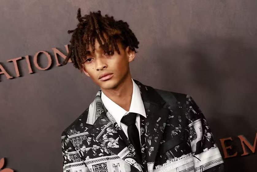 Jaden Smith tem a marca MSFTSrep e uma colaboração com a New Balance, mas nunca antes tinha dirigido uma linha completa em uma casa de luxo