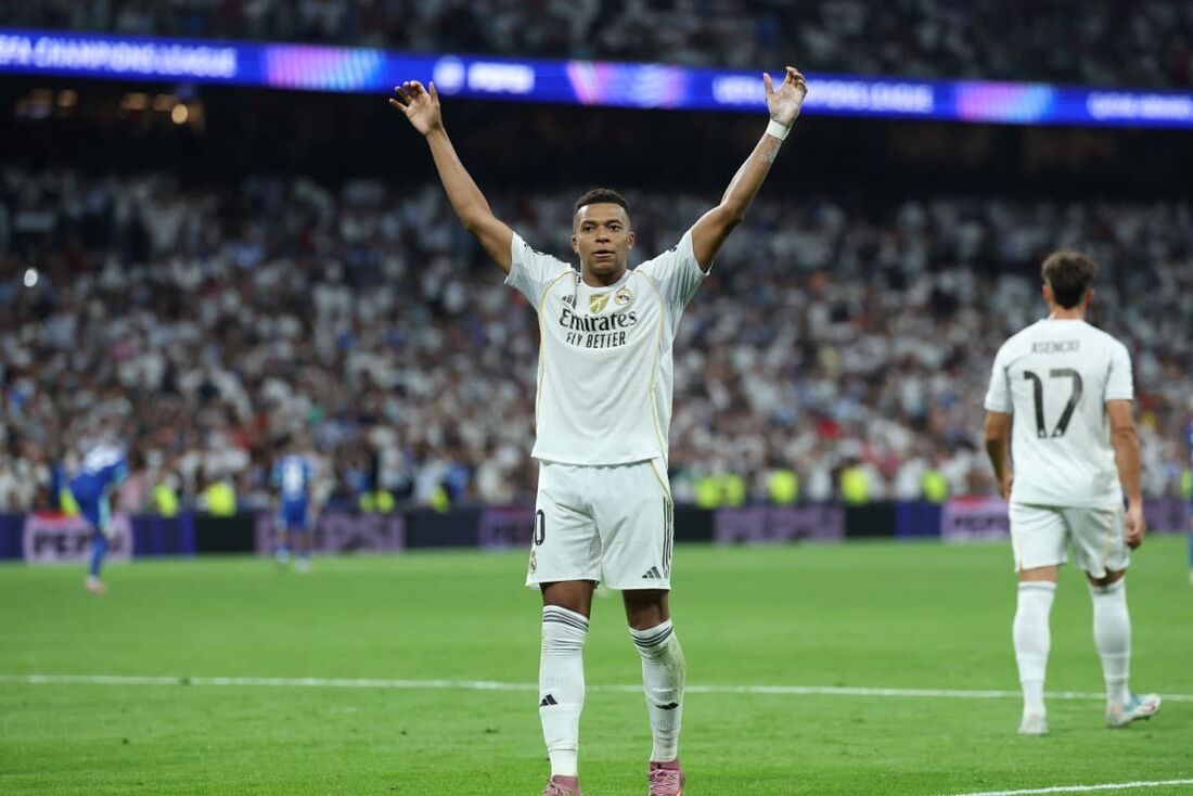 Mbappé marcou os dois gols do Real Madrid na estreia da Champions League