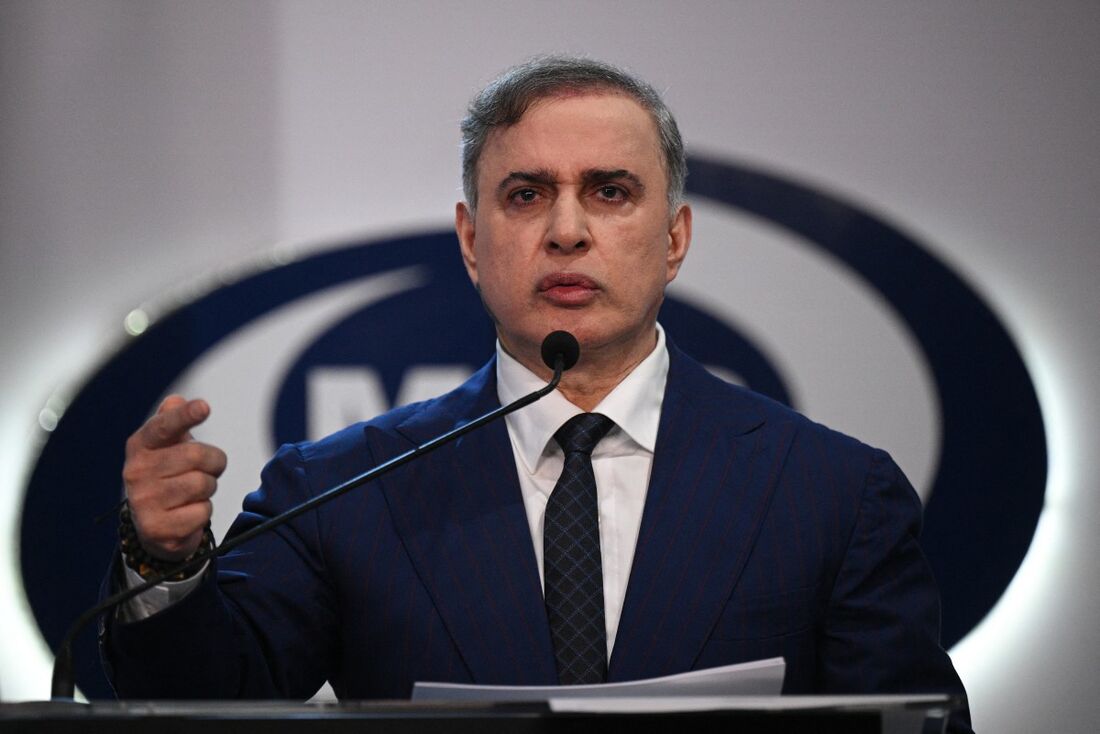 O procurador-geral da Venezuela, Tarek William Saab, pediu em 19 de setembro de 2025 à ONU que investigasse o que ele descreveu como "crimes contra a humanidade" cometidos pelos Estados Unidos no Caribe