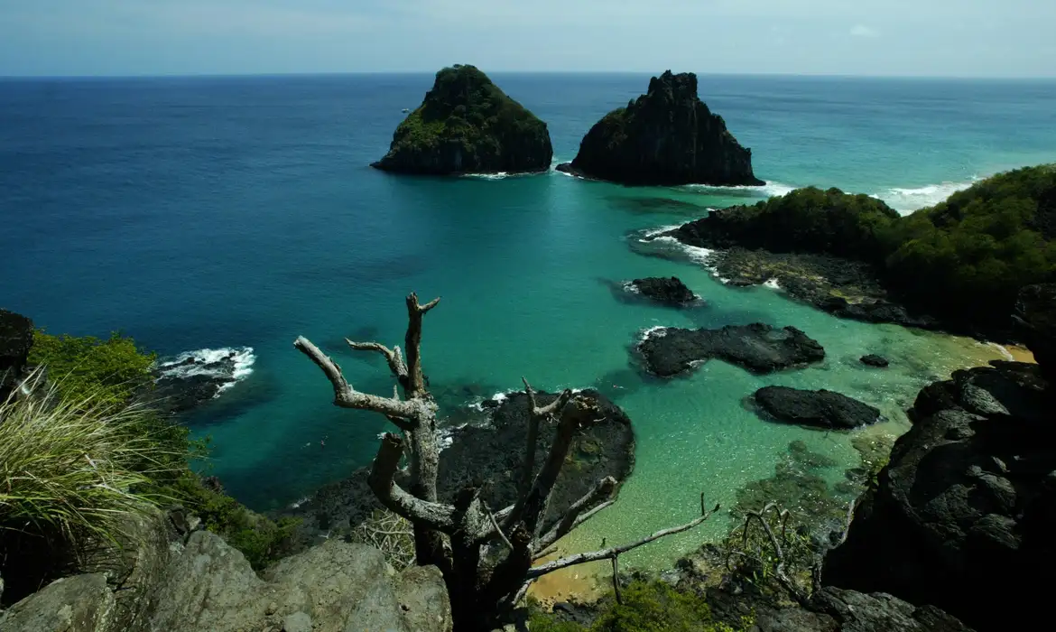 Parque Nacional Marinho de Fernando de Noronha representa 70% do arquipélago