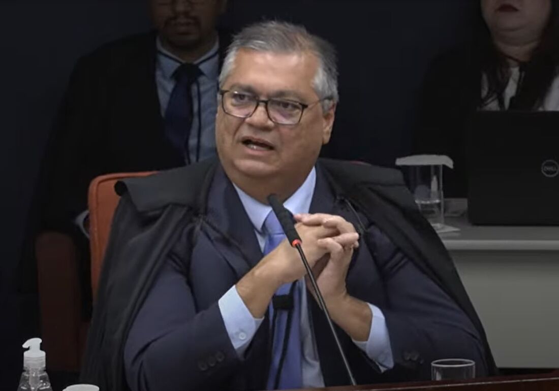 Dino vinha sendo questionado sobre o motivo pelo qual ainda não cumprimentou Messias pela indicação