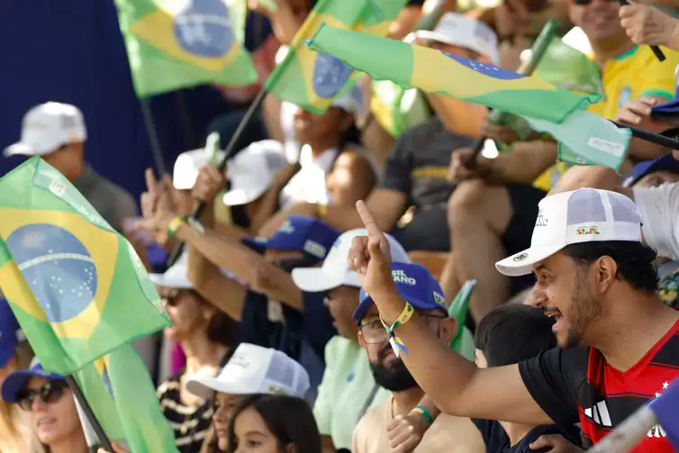 Brasileiros celebram Dia da Independência do Brasil, neste 7 de Setembro