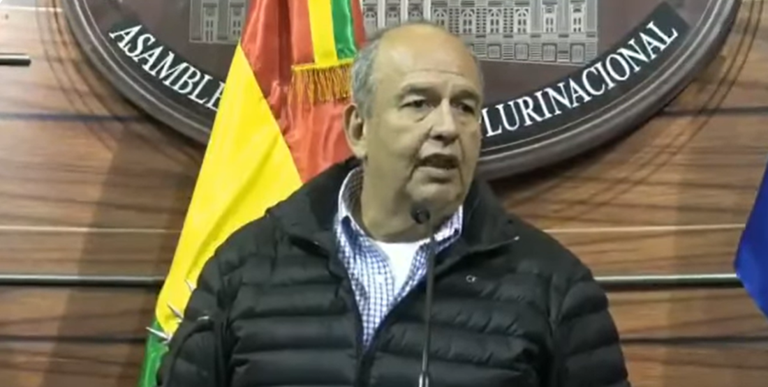 Ex-ministro Arturo Murillo deportado dos EUA é preso ao chegar à Bolívia